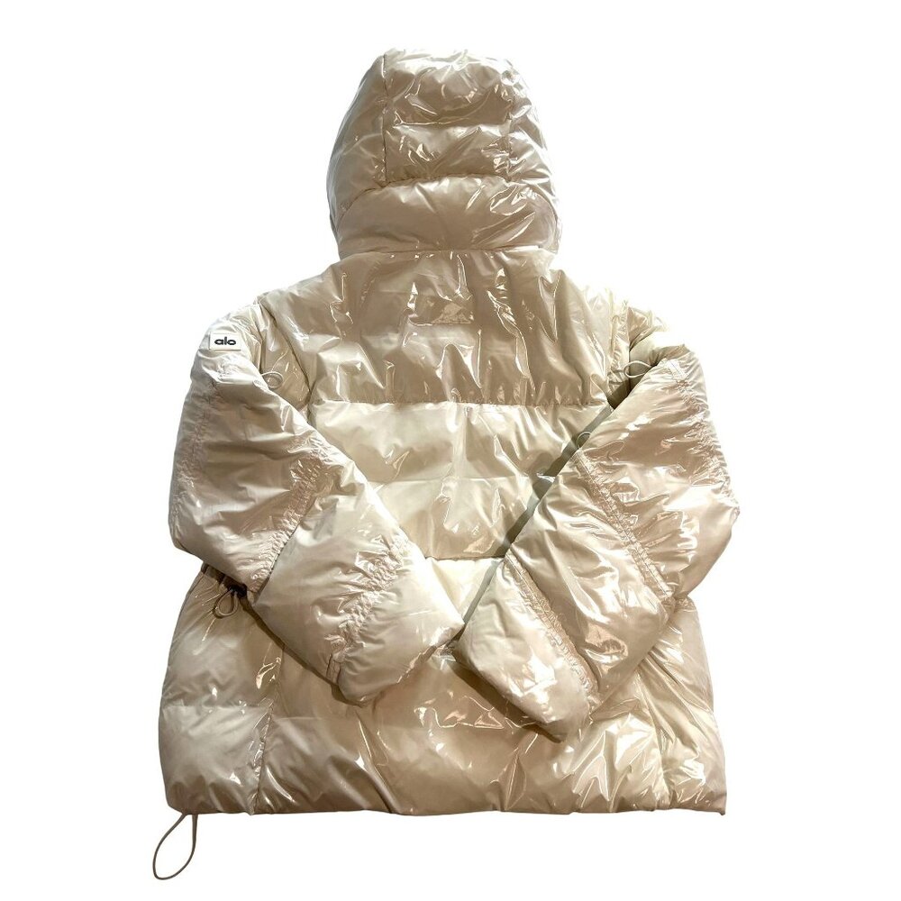 ALO Yoga Stunner Puffer Jacket in Ivory - Picture 3 of 4